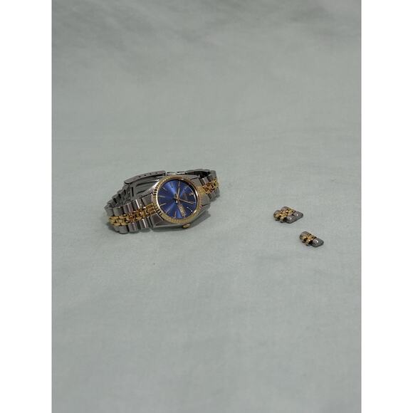 Seiko Women’s 7N83 0049; Jubilee bracelet, Fluted Bezel, 24mm Blue Sunburst Dial - Picture 2 of 5